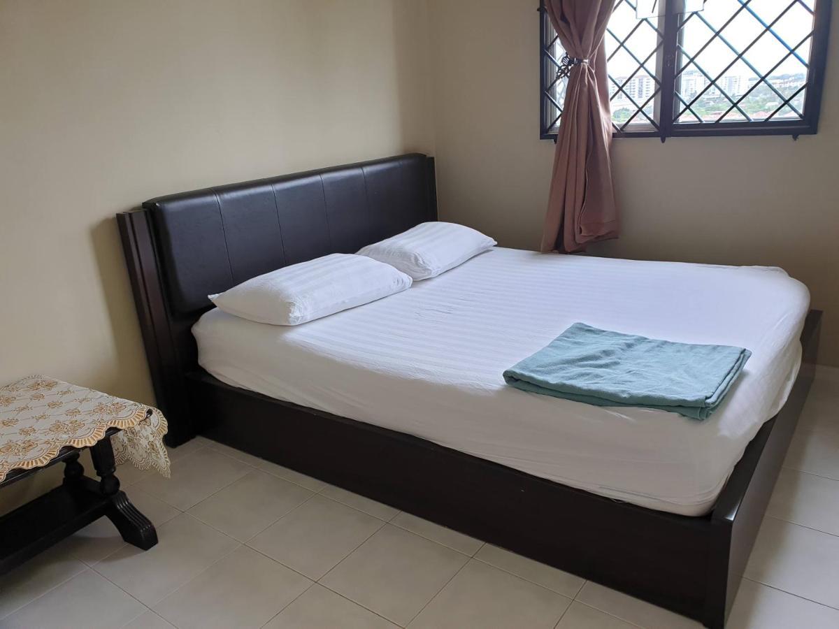 Kinora Homestay Perai Bagian luar foto