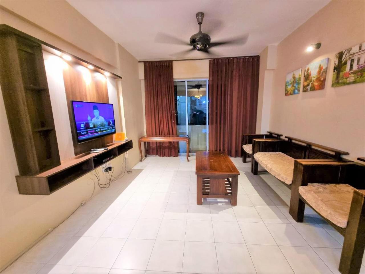 Kinora Homestay Perai Bagian luar foto
